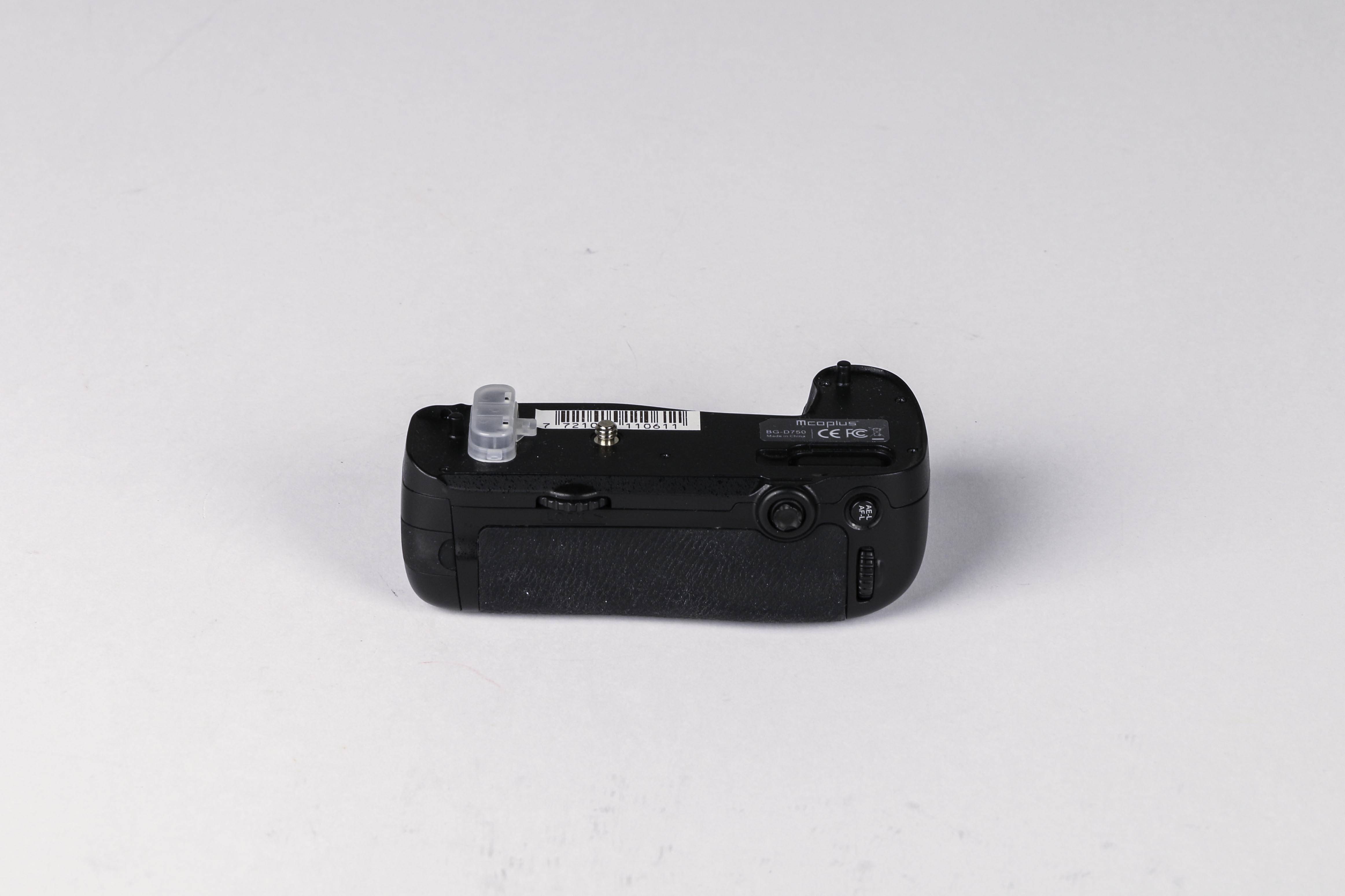 Mcoplus Batteriegriff für Nikon D750 gebraucht Bild 02